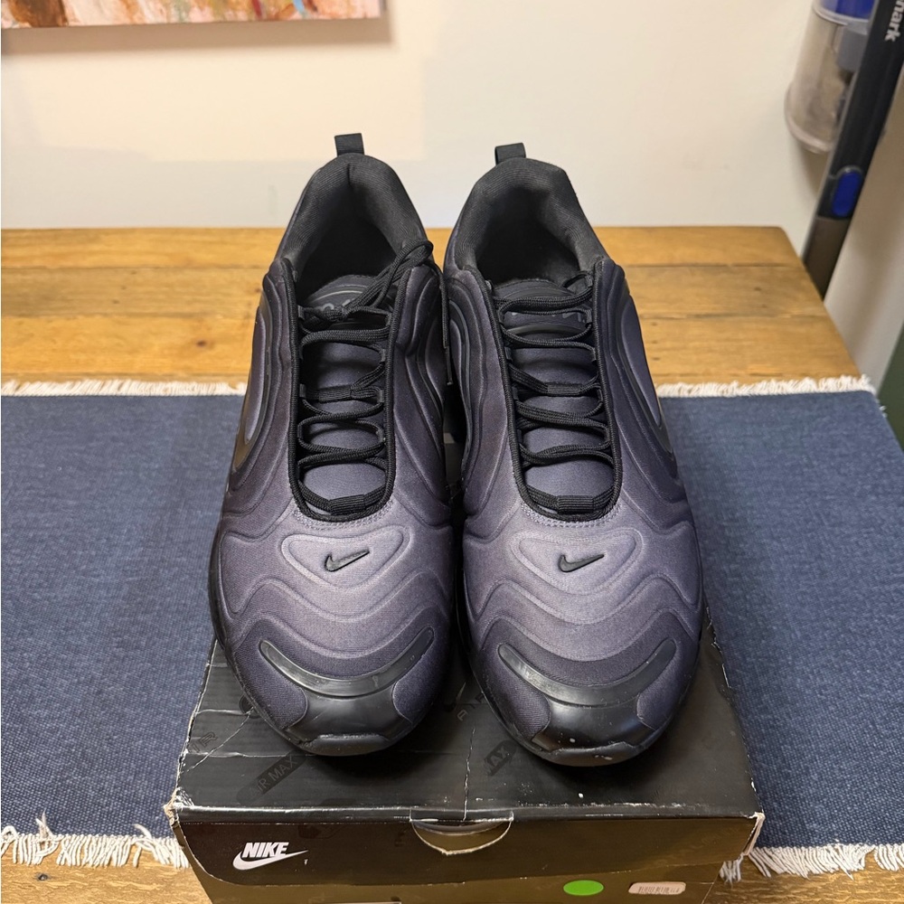 Men’s black Nike Air Max 720 size 14 Good Condition